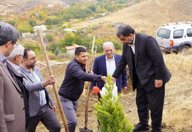 بازدید وزیر میراث فرهنگی از پروژه منطقه گردشگری صلوات آباد سنندج
