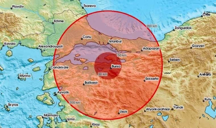 وقوع زمین لرزه در دریای مرمره و استانبول/بسیاری از مردم به خیابان ها ریختند