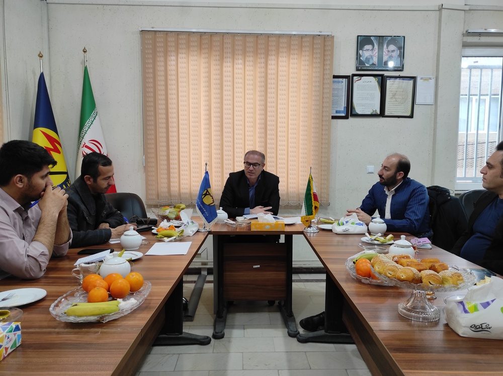 ۱۷ کوخ شهرستان بانه از روشنایی برق محروم هستند