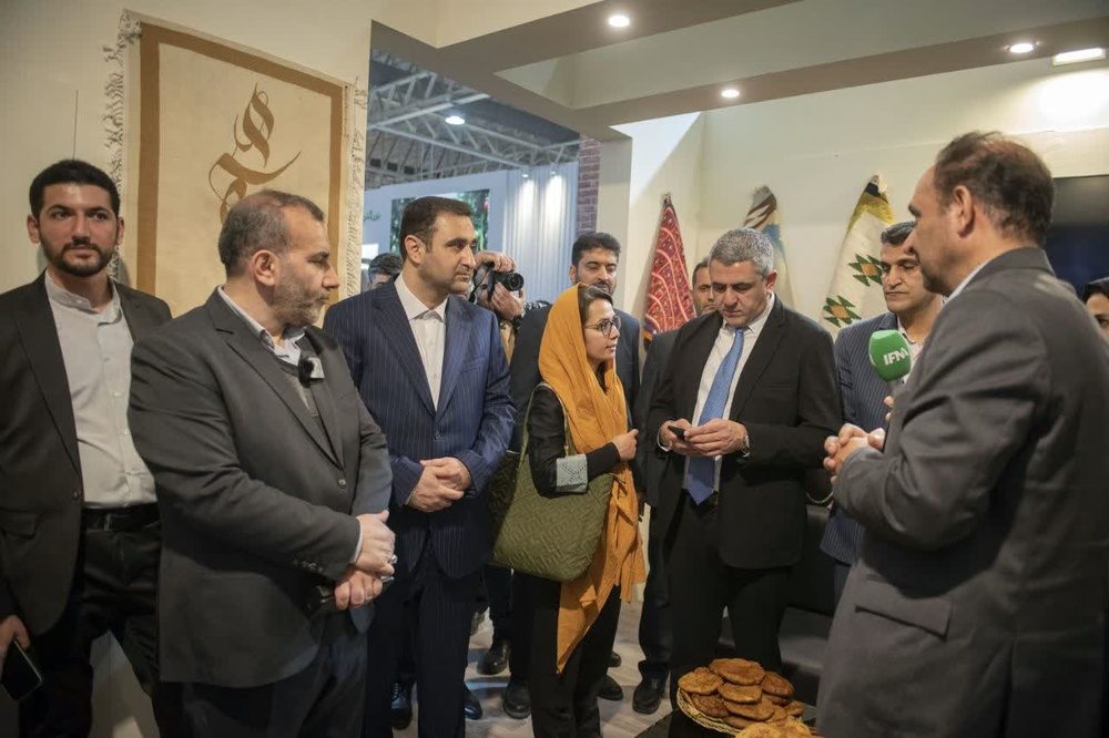 همه دستگاه‌ها باید برای توسعه گردشگری تلاش کنند