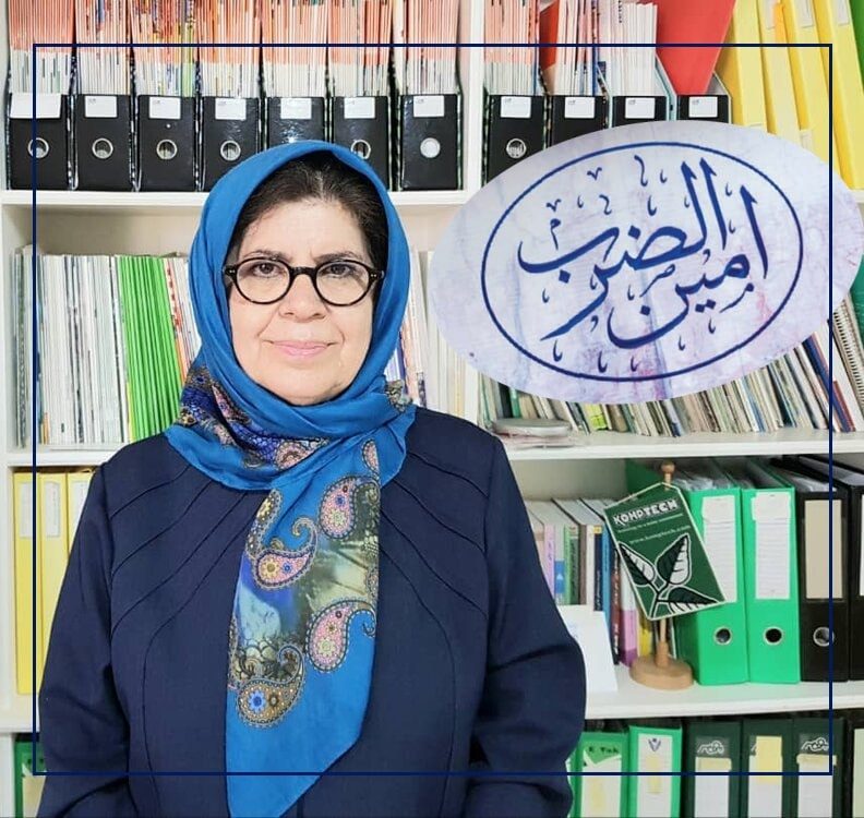 اهدای نشان امین‌الضرب به هایده شیرزادی