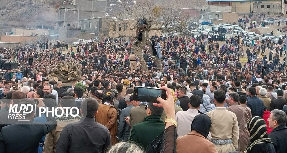 هەڵپەڕکێی نەورۆز بە مۆسیقای چەشمییەر لە کوردستان بەڕێوەچوو/وێنە
