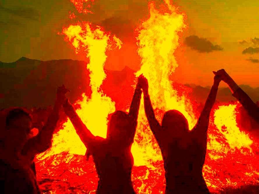 «چهارشنبه سوری»؛ طلایه‌دار نوروز و جشن مبارزه با سرمای زمستان
