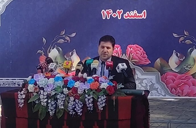 عملیات آسفالت راه دسترسی به تنگه کافرین ایلام آغاز شد / ایلام آماده پذیرایی از سه میلیون گردشگر نوروزی