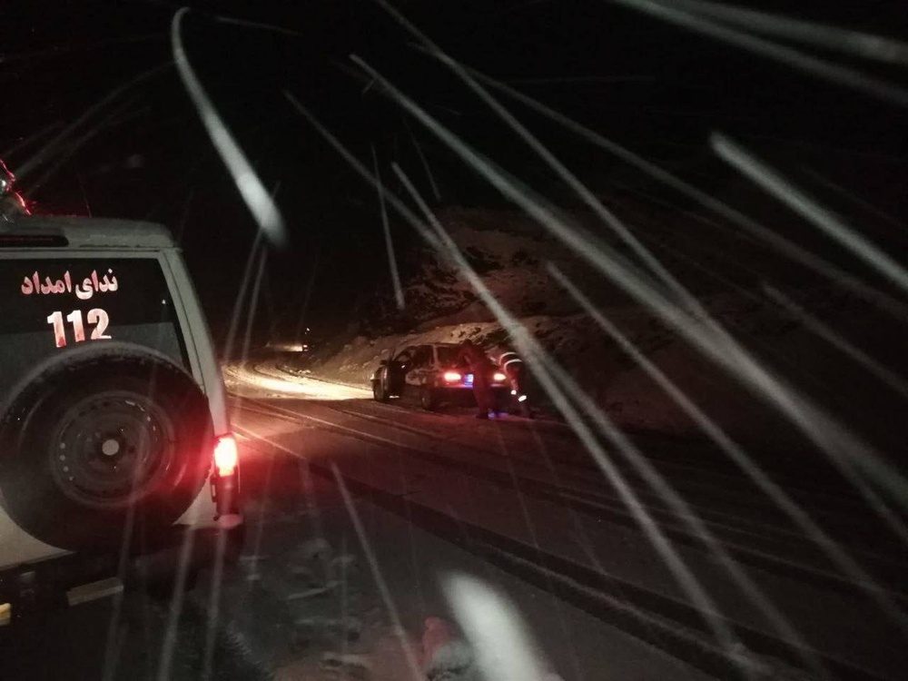 امدادرسانی به خودرهای گرفتار در برف نوروزی چالدران