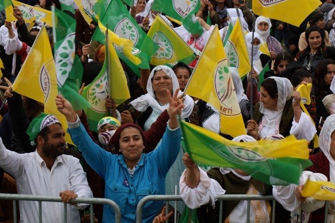 شرکت هزاران تن از مردم کردستان ترکیه در جشن های نوروز + فیلم ها