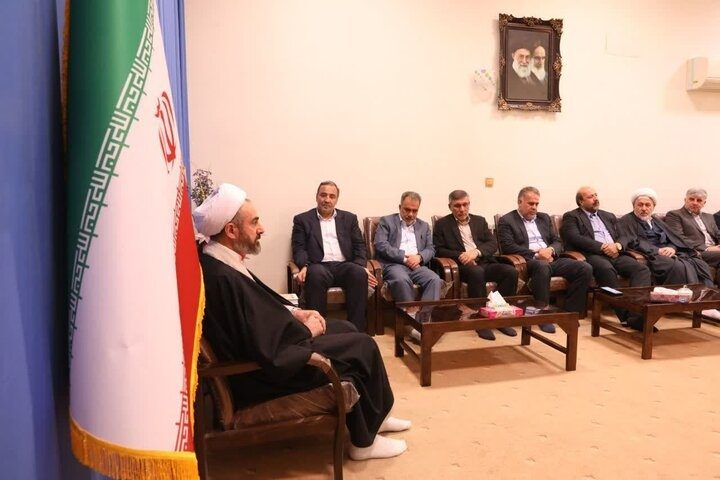 توسعه صنایع دستی و مشاغل خانگی در ایلام مورد توجه قرار بگیرد