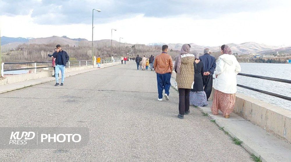 بازدید ٤١ هزار گردشگر نوروزی از تاج سد مهاباد+ویدئو