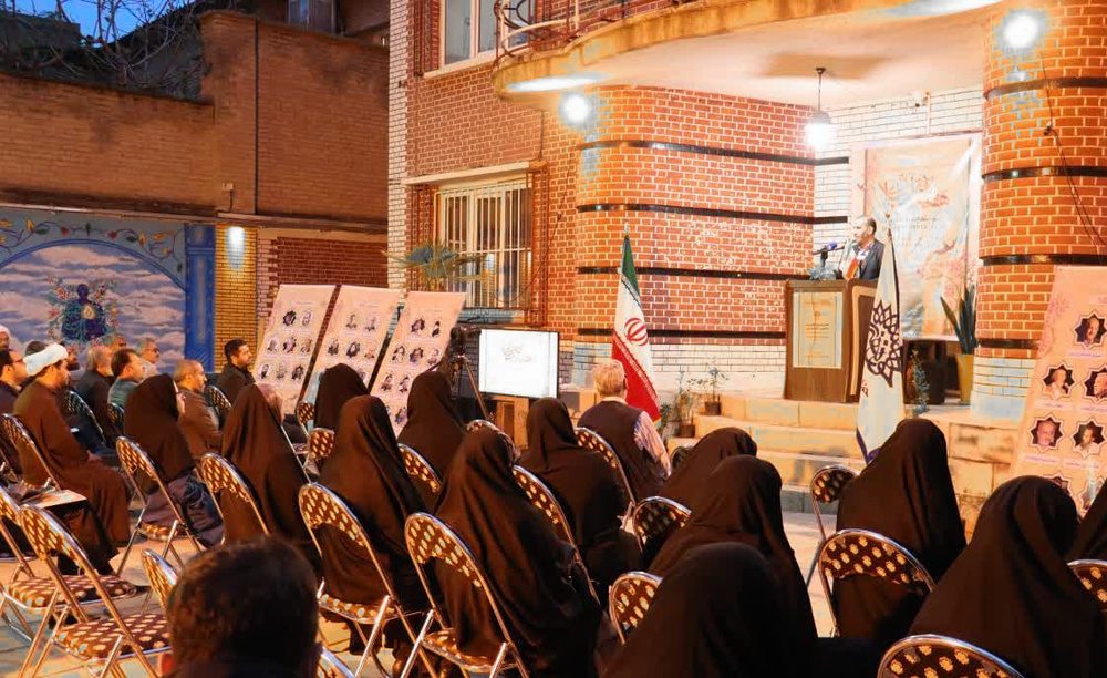 هنرمندان در معرفی ظرفیت‌های کرمانشاه نقش آفرینی کنند