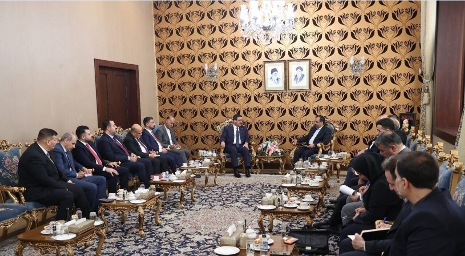 خاندوزی بر رفع موانع صادرات فنی و مهندسی بین ایران و عراق تاکید کرد