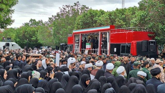 مراسم تشییع رئییس جمهوری و هیات همراه در تبریز برگزار شد/ مراسم تشییع در تهران فردا برگزار می شود