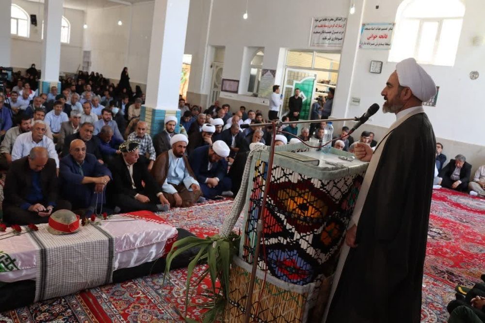 یادواره ۱۶۴ شهید بمباران ایوان و زرنه گرامی داشته شد