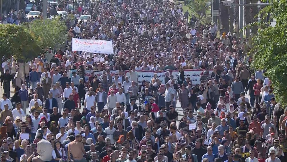 شورای معلمان معترض اقلیم کردستان: وعدەها محقق نشوند فرایند آموزش در سال تحصیلی آیندە را متوقف خواهیم کرد
