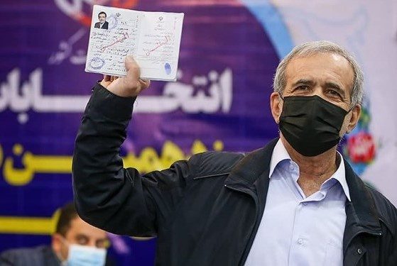 کاش اصلاح طلبان با تابلوی قوم گرایی به صحنه سیاست باز نمی گشتند