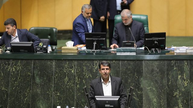رئیس جمهوری آینده باید دو بحران بیکاری و تورم را  رفع کند