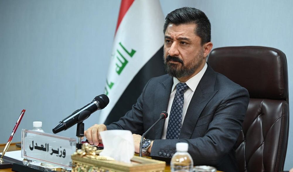 وزیر دادگستری عراق: توافق نفتی با اربیل نهایی شد/ حقوق کارمندان پرداخت می‌شود