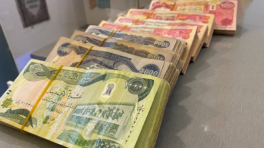دولت اقلیم کردستان درخواست بغداد درباره حساب‌های بانکی کارمندان را رد کرد