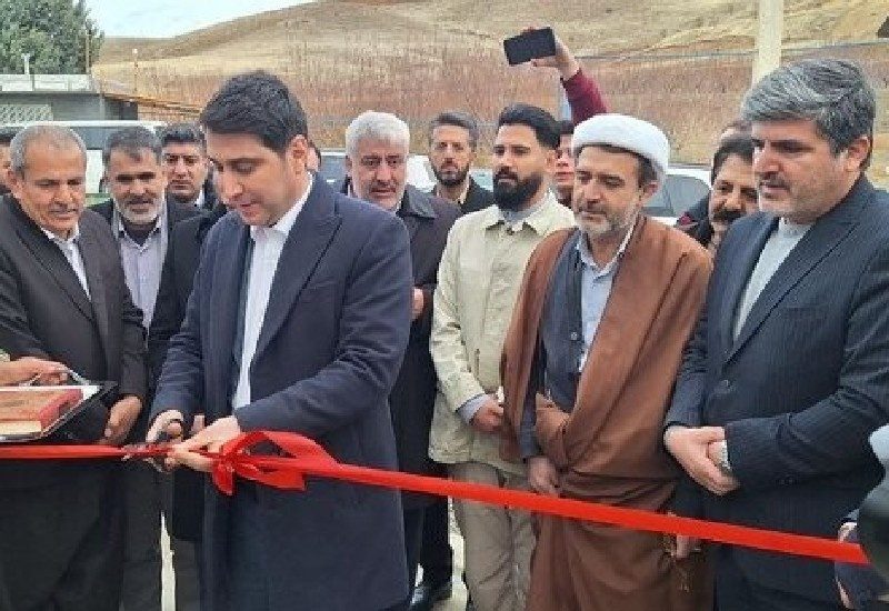 گلخانه صنعتی تولید توت فرنگی در سنندج بهره‌برداری شد