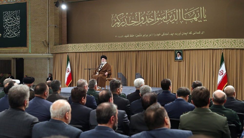 رهبرانقلاب: ملت اتحاد خود را فریاد زد/ از اعماق دل به جوانان عزیز دلبسته هستم