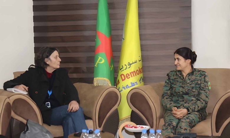 بازدید هیئتی از زنان اندیشمند و فعال ایتالیا از فرماندهان YPJ در مناطق شمال و شرق سوریه