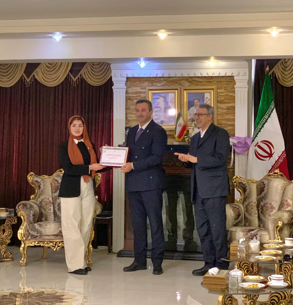 برگزاری مراسم تقدیر کنسولگری ایران از دانشجویان ممتاز زبان و ادبیات فارسی دانشگاە سلیمانیە