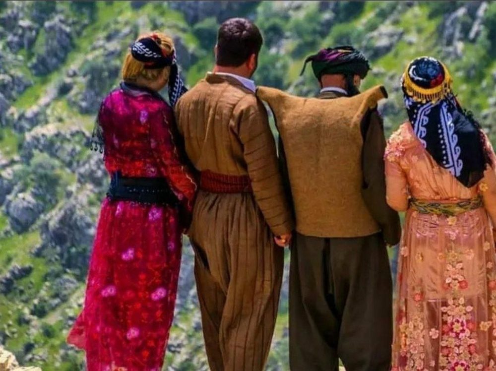 لباس کُردی؛ کتیبه ای از دل فرهنگ حیرت انگیز مردمان کُرد
