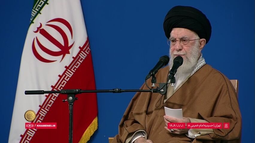 رهبر انقلاب: آمریکایی‌ها در مواجهه با ایران با تهدید به جایی نخواهند رسید