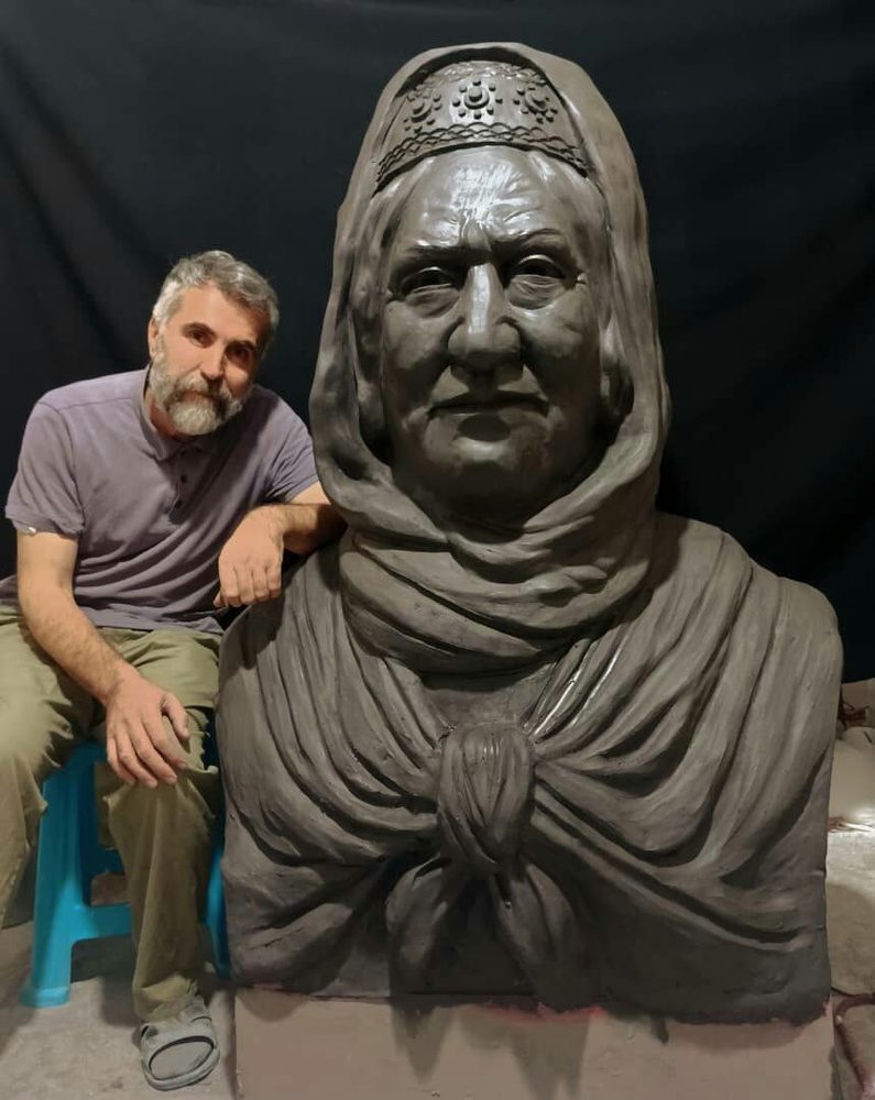 ساخت مجسمه خاتوزین؛ مادر اسطوره‌های کردستان