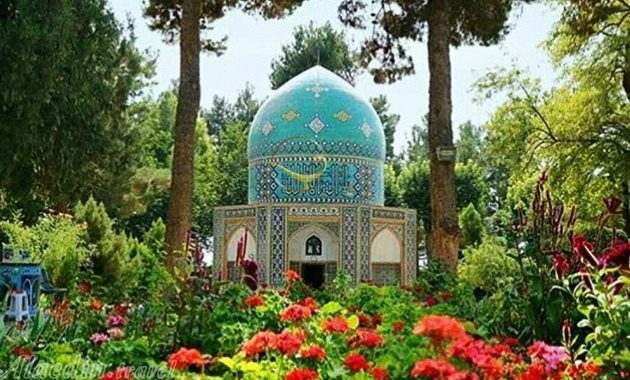 نقد دربار در داروخانه / حبیب الله مستوفی