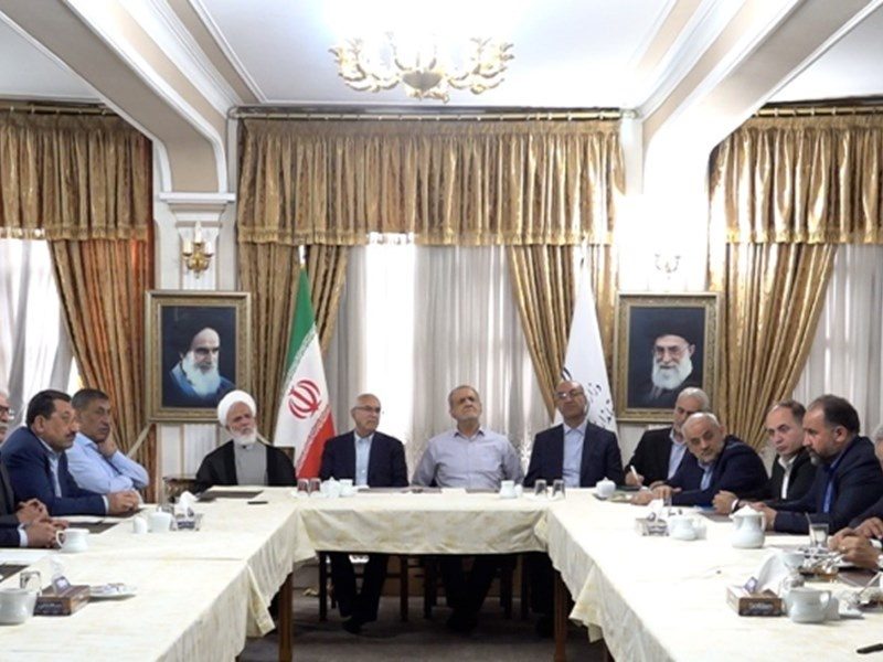 بررسی چالش‌ها و مطالبات فعالان بخش خصوصی کرمانشاه با حضور رئیس جمهور