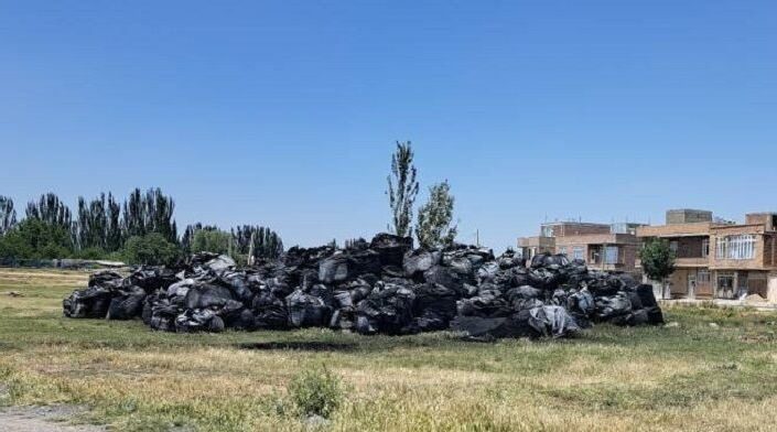 انباشت پسماند ٣٠٠ تنی خطرناک در گوگ تپه مهاباد
