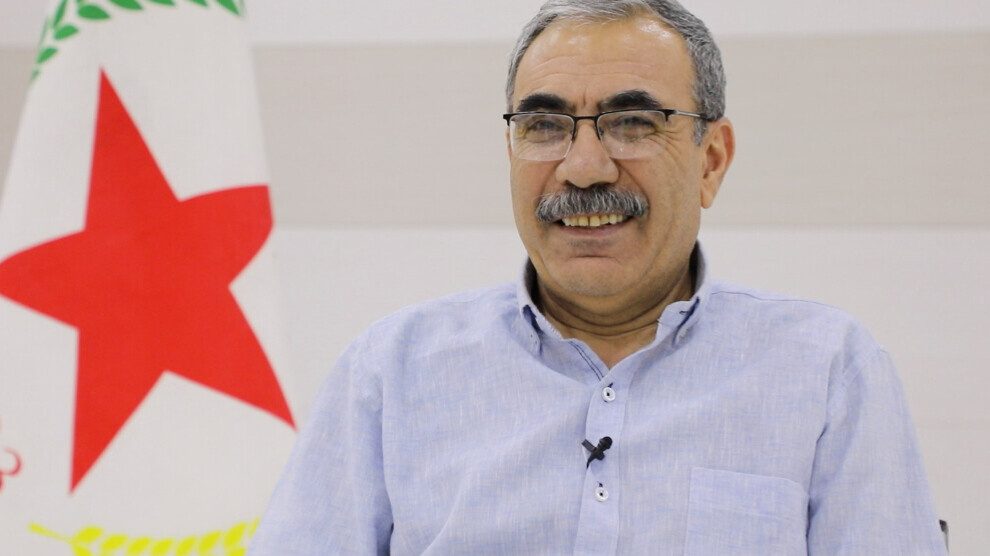 اداره مناطق کُردنشین در چارچوب سوریه و با مدیریت محلی ادامه می‌یابد
