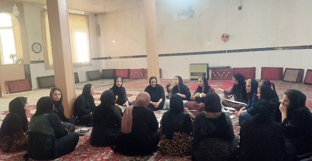 برگزاری دوره آموزشی احیای گیوه‌بافی هورامی در پاوه