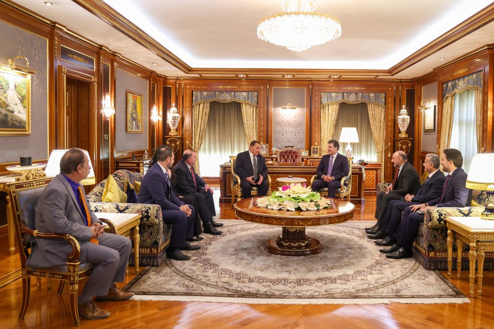 نێچیرڤان بارزانی لەگەڵ شاندێکی ئاشوورییەکانی ئەمریکا کۆ بوویەوە