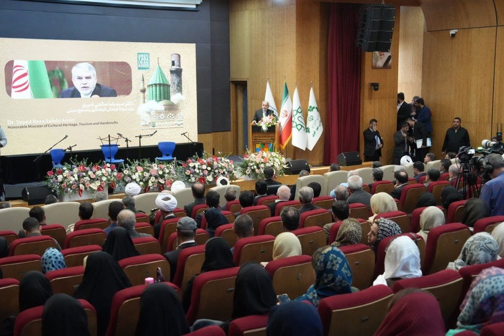 آیین اختتامیه همایش بین‌المللی شمس و مولانا در خوی برگزار شد