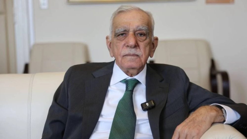 احمد تُرک: کردستان سوریه خط قرمز کردهاست/ کافی است دست کُردها را بگیرید