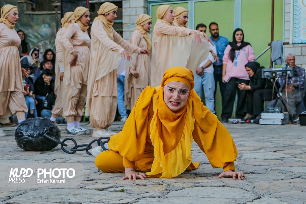 روز سوم هجدهمین دوره جشنواره بین المللی تئاتر خیابانی مریوان / عکاس : عرفان کرمی