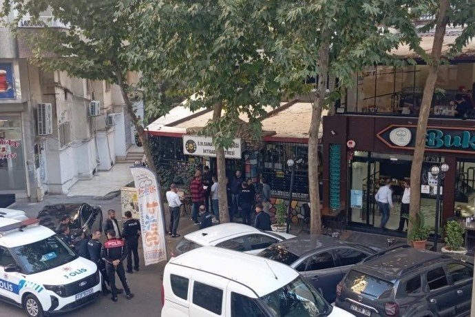 حمله مسلحانه به ساختمان یک انجمن هنری در دیاربکر