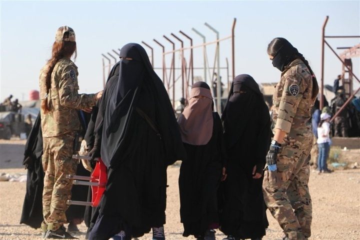 گفتوگۆی بەرپرسانی لوبنانی و ئیدارەی خۆسەر لەبارەی کەمپی هۆل و ڕۆژ
