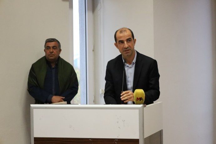 کسکین باییندیر: مبارزهٔ مردم کُرد “چون شیرِ مادر حلال” و بر پایهٔ عدالت است + فیلم