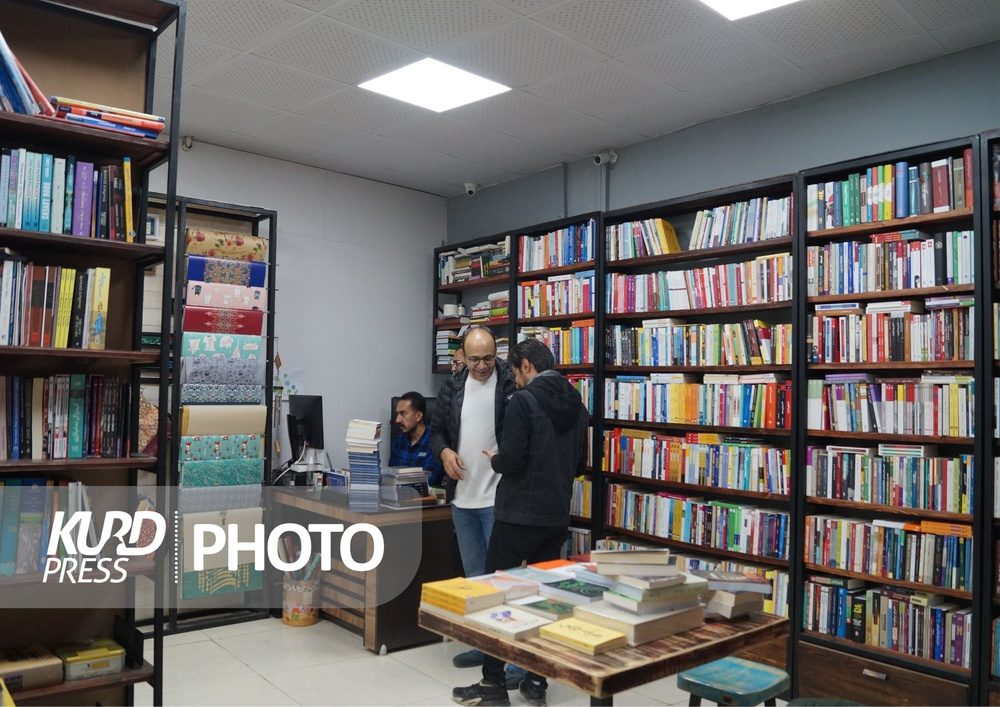 سرانه مطالعه در آذربایجان غربی فقط ١٤ دقیقه در روز است