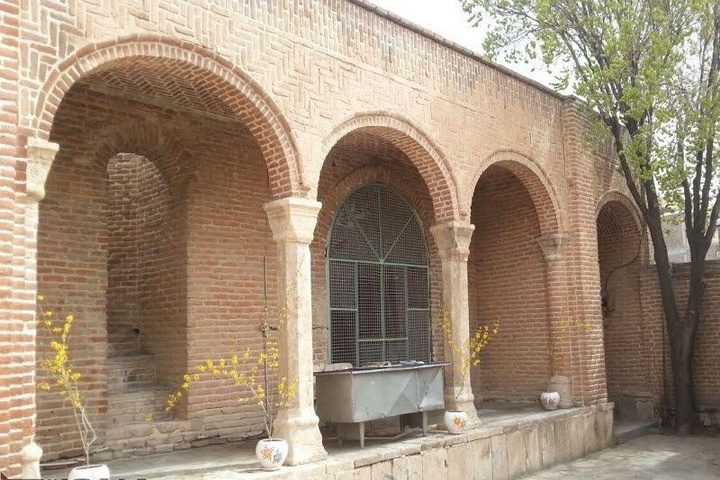مقبره سرداران مکری در بوکان مرمت شد