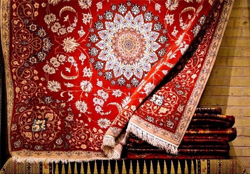 استاندار: سهم آذربایجان غربی از صادرات فرش دستباف پایین است