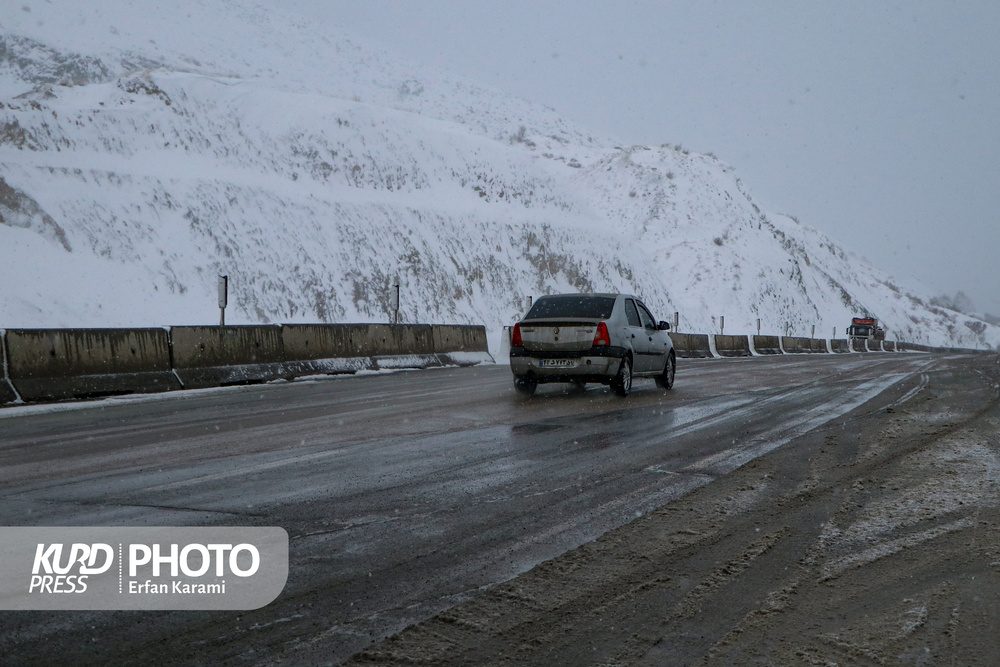 کولاک و یخبندان در محورهای کردستان؛ هشدار پلیس به  رانندگان