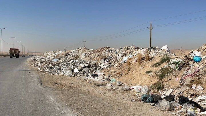 نخاله ها، حریم راه ها را از بین برده اند