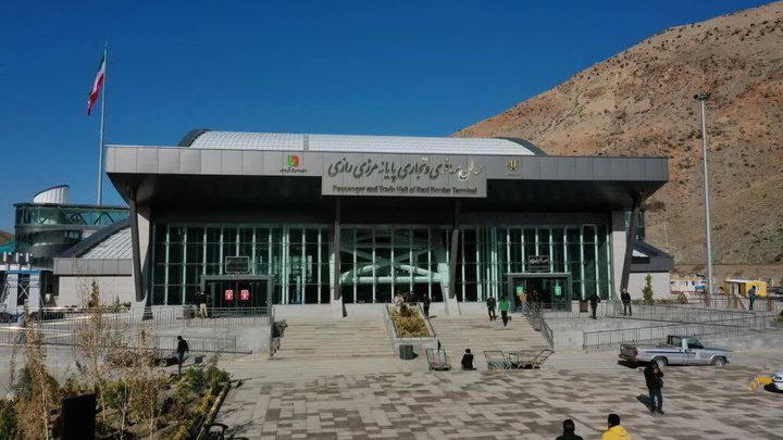 تردد  یک میلیون مسافر از پایانه مرزی رازی خوی