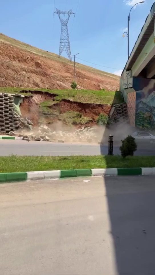 چهارمین مورد فرونشست در پروژه جنجالی کمربندی سد مهاباد!