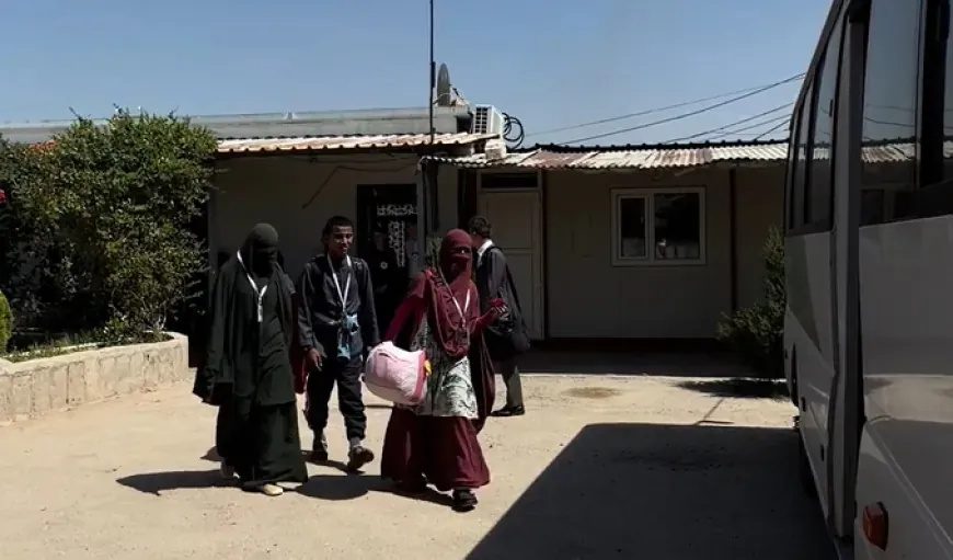 ۱۲ خانواده وابسته به داعش از اردوگاه روژ به اندونزی بازگردانده شدند