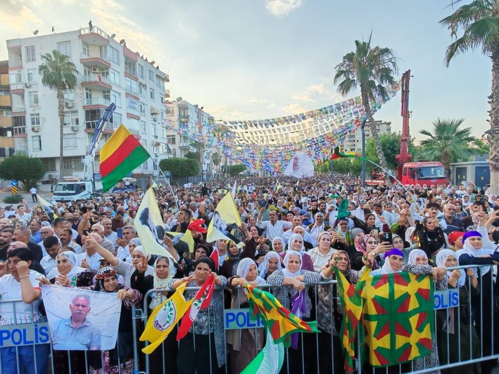 جنگیدن شجاعت می‌خواست و ما در جنگ شجاع بودیم، حالا هم در صلح شجاعیم + فیلم