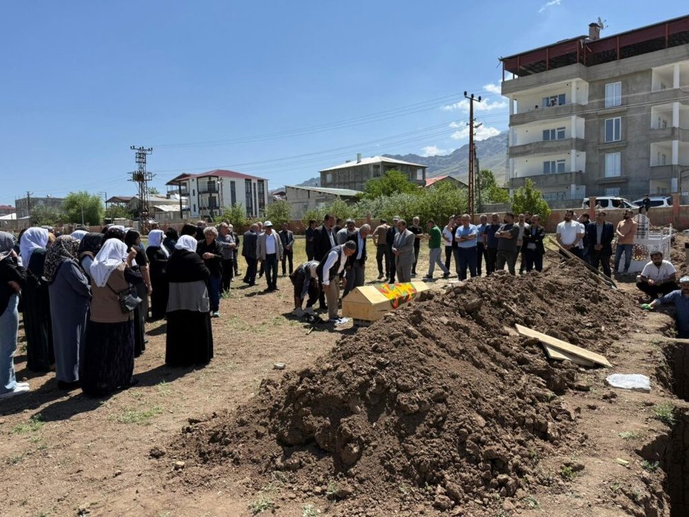پیکر عضو PKK پس از ۱۱ سال به خانواده‌اش تحویل داده و در وان به خاک سپرده شد